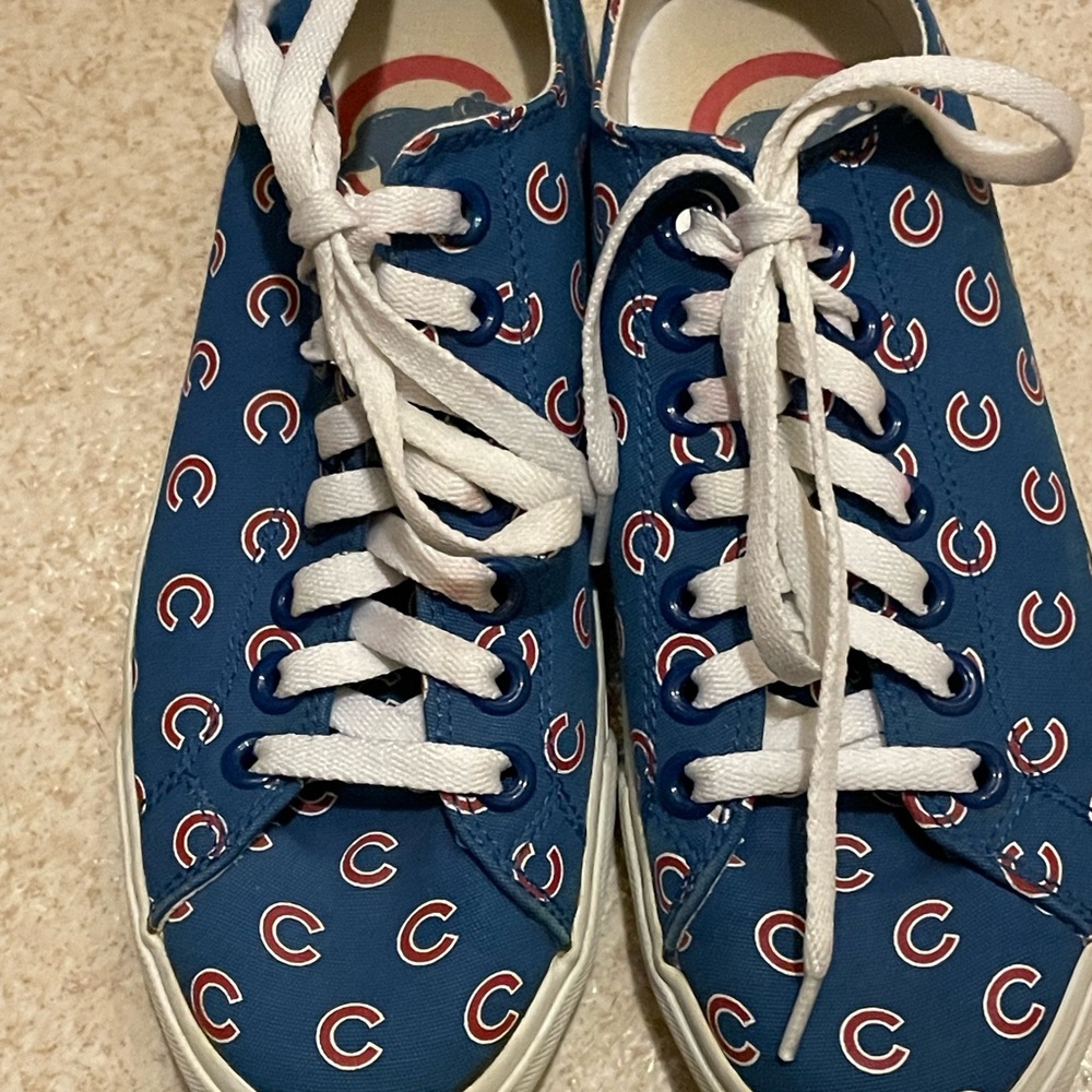 Unisex (Size M:5.5/W:7) Cubs Sneakers by Row One